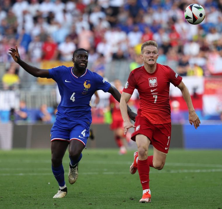 Francia igualó y quedó segundo en la zona. Foto: EFE