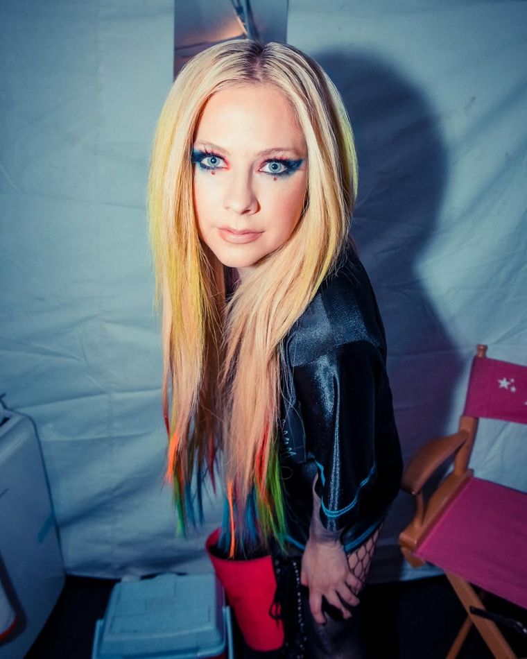 Avril Lavigne a sus 40.
