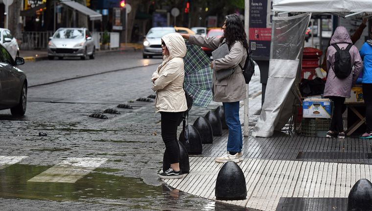 Según el pronóstico del Servicio Meteorológico Nacional, el domingo se presentará con cielo algo nublado y condiciones estables en toda la provincia. Foto: ALF PONCE MERCADO / MDZ
