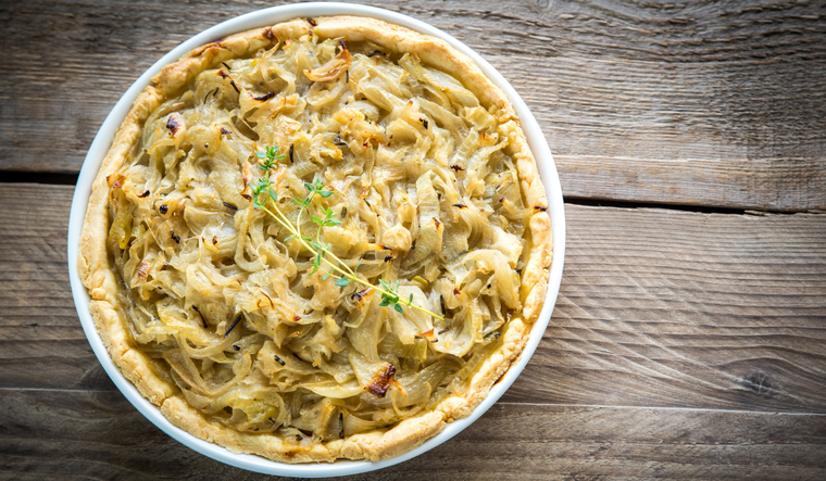 Receta de tarta de cebolla sencillez y delicia en tu mesa Foto: Shutterstock