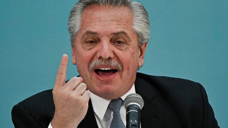 Fernández apuntado por la polémica con los seguros