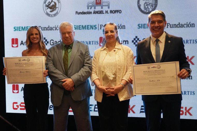 En la velada estuvieron presentes Mariana Fabbiani; Ricardo Gelpi, rector de la UBA; Dra. Roxana del Águila, directora del Instituto Roffo y Guillermo Lobo.
