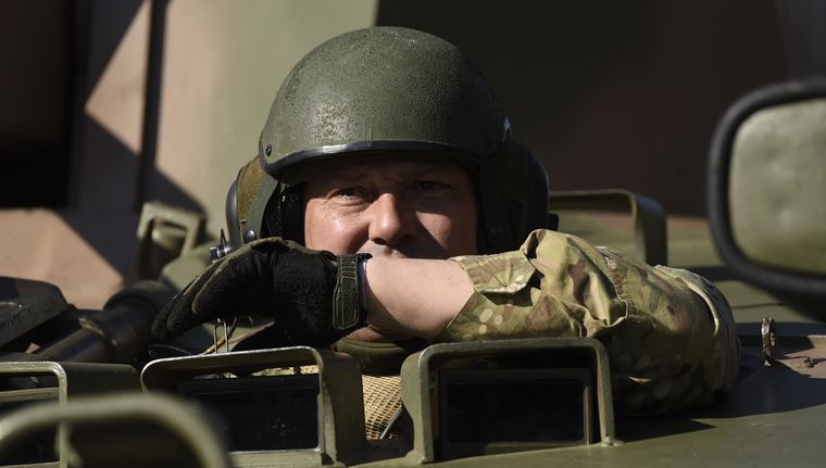 9 de julio helicópteros ejército tanque militar soldado guerra TAM 2CA2.jpg