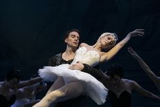 El Teatro Colón ofrece una cuidada versión de El Lago de los Cisnes. Foto: Prensa Teatro Colón El Teatro Colón ofrece una cuidada versión de El Lago de los Cisnes. Foto: Prensa Teatro Colón