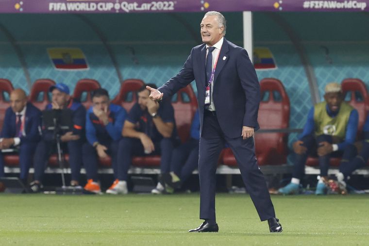 Gustavo Alfaro llevó a Ecuador a disputar su cuarto Mundial en la historia. Foto: EFE