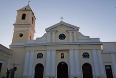 Un hombre fue detenido por robar en la capilla Nuestra Señora de La Merced, en Maipú, y buscan a otro sospechoso Un hombre fue detenido por robar en la capilla Nuestra Señora de La Merced, en Maipú, y buscan a otro sospechoso