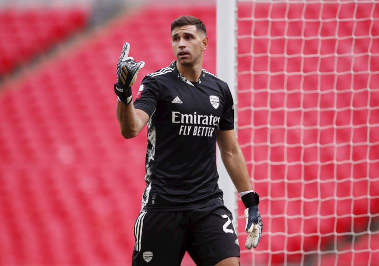Emiliano Martínez, el arquero argentino del Arsenal. Foto: EFE