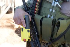 El Gobierno de Mendoza habilitó el uso de las pistolas Tasar a todos los efectivos policiales que realicen la capacitación correspondiente.