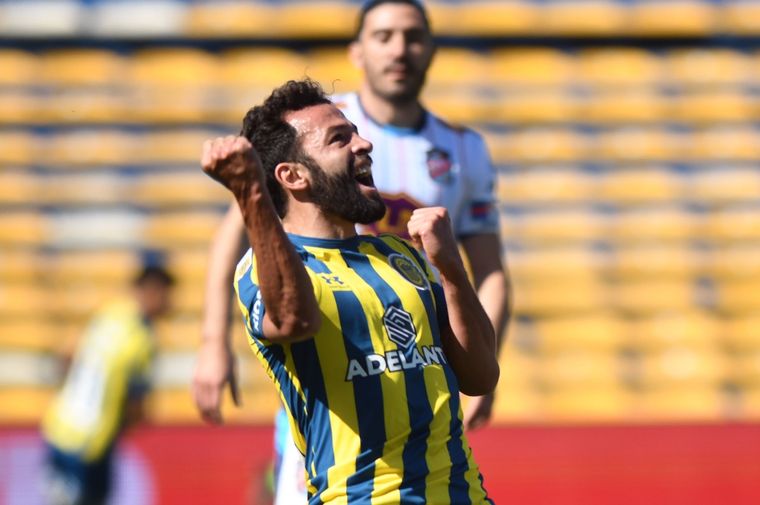 Lucas Gamba, gran figura del partido Foto: Rosario Central