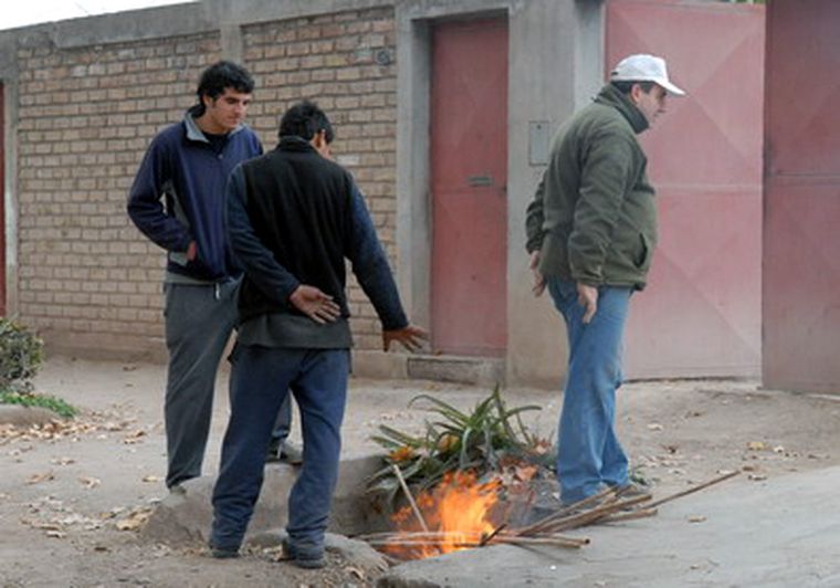 El fueguito, una opción para pasar el frío. Foto: Marcelo Ruiz/ MDZ
