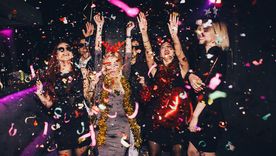 Te contamos qué necesitas para decorar tu fiesta de egresados. Te contamos qué necesitas para decorar tu fiesta de egresados.