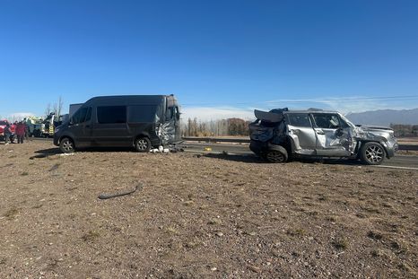 brutal choque en el acceso sur entre tres vehiculos: un muerto brutal choque en el acceso sur entre tres vehiculos: un muerto