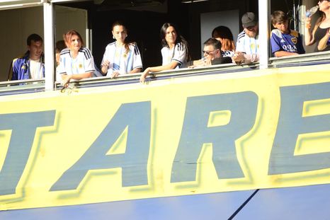 La cantante británica se llevó todos los flashes en la tarde de La Bombonera. La cantante británica se llevó todos los flashes en la tarde de La Bombonera.