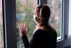 aislamiento voluntario, restricciones y clases en riesgo: los danos colaterales de la falta de vacunacion