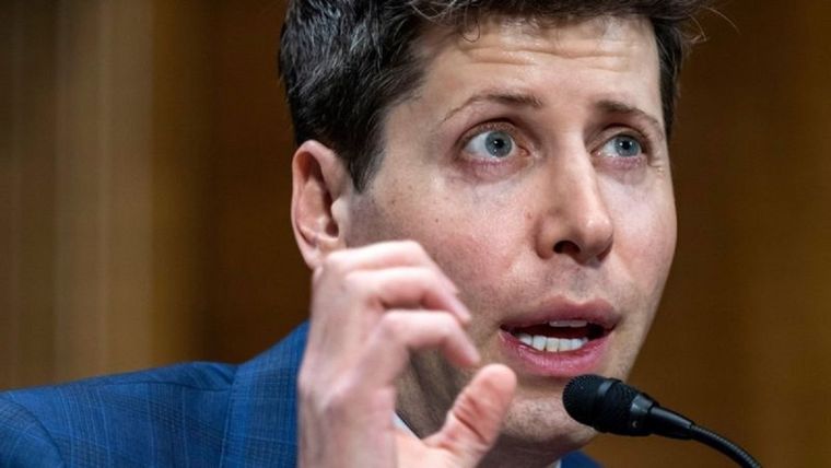 Sam Altman, responsable del revolucionario sistema ChatGPT, ha insistido sobre la necesidad de regular la inteligencia artificial. Foto: EPA
