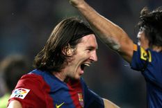 Lionel Messi celebrando un gol con el portugués Deco. Foto: Noticias Argentinas