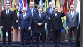 Javier Milei y Lula en la cumbre del Mercosur de Buenos Aires.