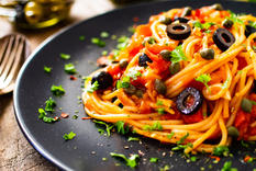 El secreto de una pasta puttanesca irresistible: tips y trucos Foto: Shutterstock