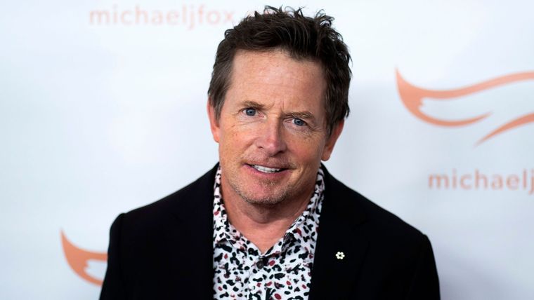 Foto: https://elpais.com/gente/2021-12-03/michael-j-fox-sobre-el-parkinson-que-padece-desde-hace-30-anos-no-le-temo-a-la-muerte.html