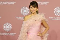Foto: https://smoda.elpais.com/moda/actualidad/penelope-cruz-zendaya-y-gigi-hadid-brillan-en-la-alfombra-roja-mas-glamurosa-de-india/