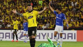 Benedetto debutó en la Libertadores con Barcelona de Ecuador: derrota ante Cruzeiro en Guayaquil. Benedetto debutó en la Libertadores con Barcelona de Ecuador: derrota ante Cruzeiro en Guayaquil.