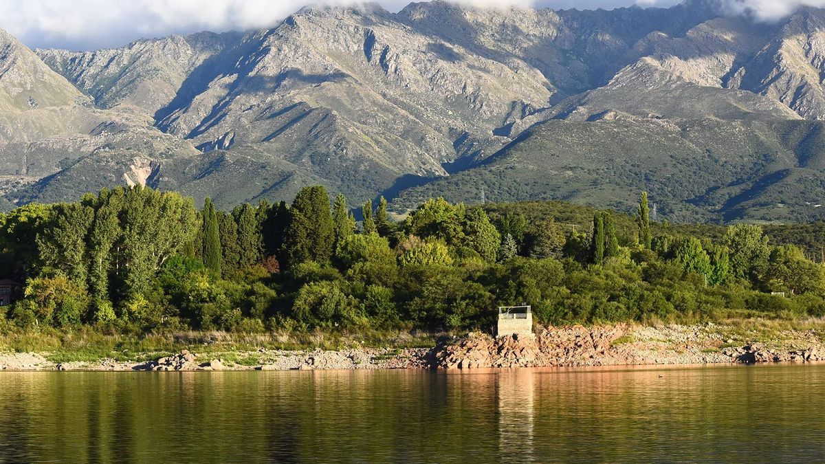 Este pueblo de Córdoba tiene calles tranquilas, montaña y uno de los paisajes más relajantes del valle