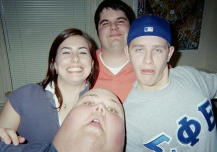 Instantánea del hombre pulgar y sus amigos.