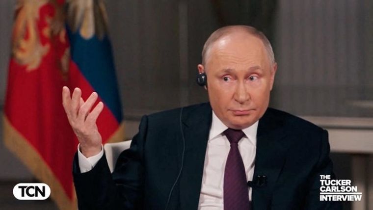 Putin le concedió una inusual entrevista a Tucker Carlson. Foto: Reuters
