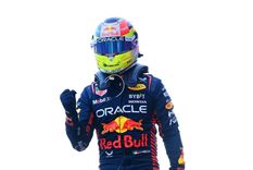 Checo Pérez ganó su segunda carrera de la temporada. Foto: @redbullracing