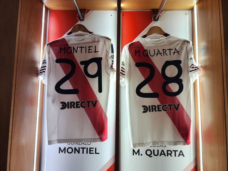 River lució una tipografía especial en su camiseta.