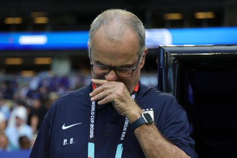 Duro golpe para Marcelo Bielsa en el Mundial 2026. Duro golpe para Marcelo Bielsa en el Mundial 2026.