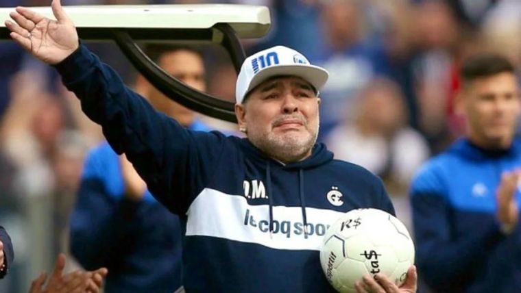 Diego Armando Maradona en su época como entrenador de Gimnasia Foto: NA