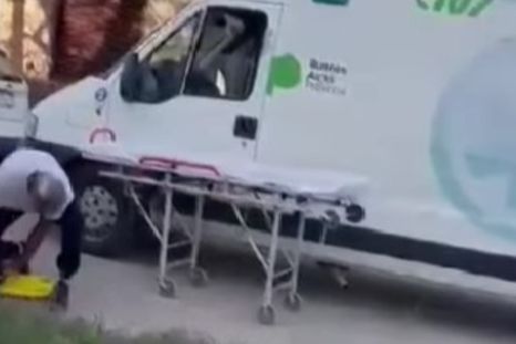 El adolescente Kevin Martínez murió de forma trágica. La investigación busca esclarecer si su muerte fue causada por un accidente o por los golpes de un vecino que lo confundió con un delincuente. El adolescente Kevin Martínez murió de forma trágica. La investigación busca esclarecer si su muerte fue causada por un accidente o por los golpes de un vecino que lo confundió con un delincuente.