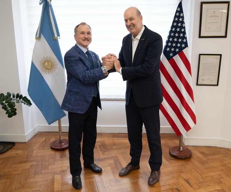 Federico Sturzenegger se reunió con Peter Lamelas.&nbsp;