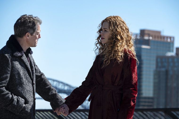 La serie sigue a Grace Fraser, una terapeuta cuya vida empieza a desmoronarse cuando un crimen sacude el entorno de su hijo y de su esposo.