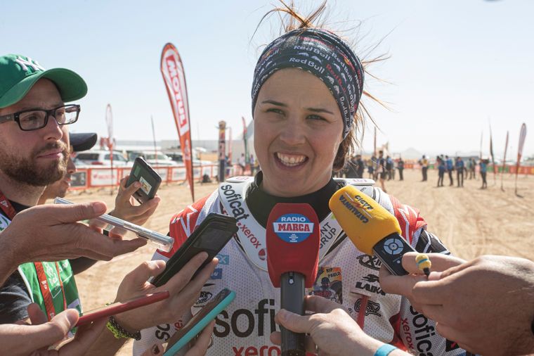Laia Sanz se baja de la moto tras 11 participaciones Foto: EFE
