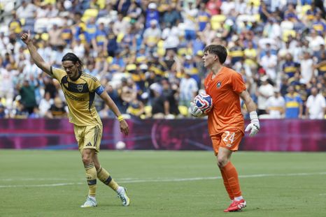 La queja de Edinson Cavani por el planteo de Auckland City vs. Boca en el Mundial de Clubes. La queja de Edinson Cavani por el planteo de Auckland City vs. Boca en el Mundial de Clubes.