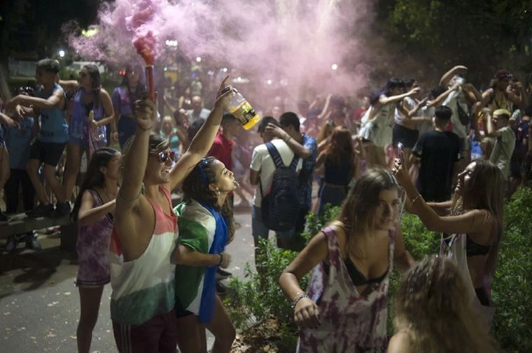 Los festejos se vieron empañados por la paliza a un joven Foto: Canal C Argentina