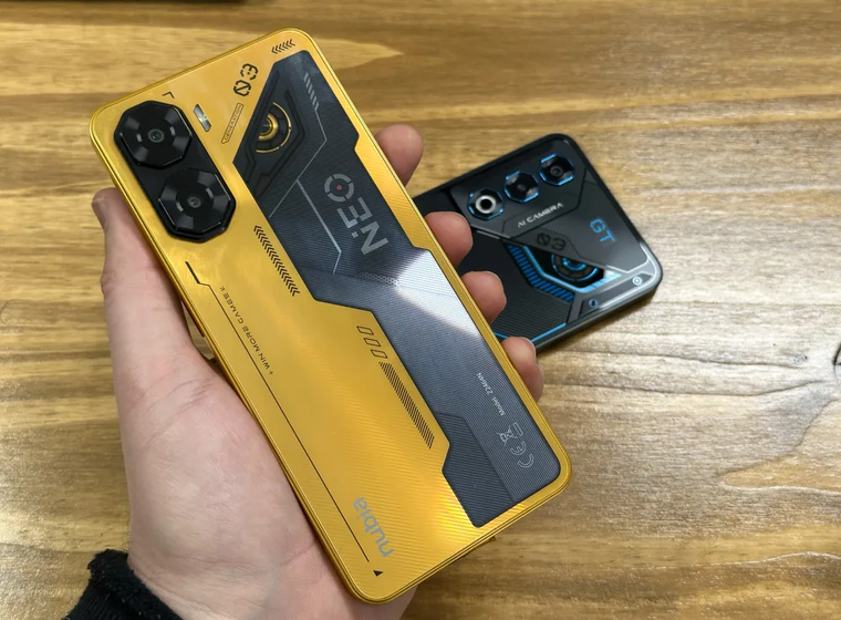 El Nubia Neo 3 GT 5G apuesta por un diseño gamer con detalles luminosos y gatillos físicos para mejorar la experiencia de juego. El Nubia Neo 3 GT 5G apuesta por un diseño gamer con detalles luminosos y gatillos físicos para mejorar la experiencia de juego.
