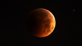 El eclipse lunar podrá observarse desde toda la Argentina entre la noche del jueves y la madrugada del viernes.