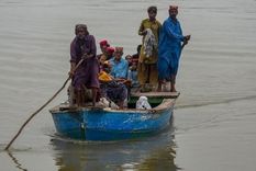 la ?catastrofe climatica? que tiene a casi la mitad de pakistan bajo el agua y ha dejado casi 1.000 muertos