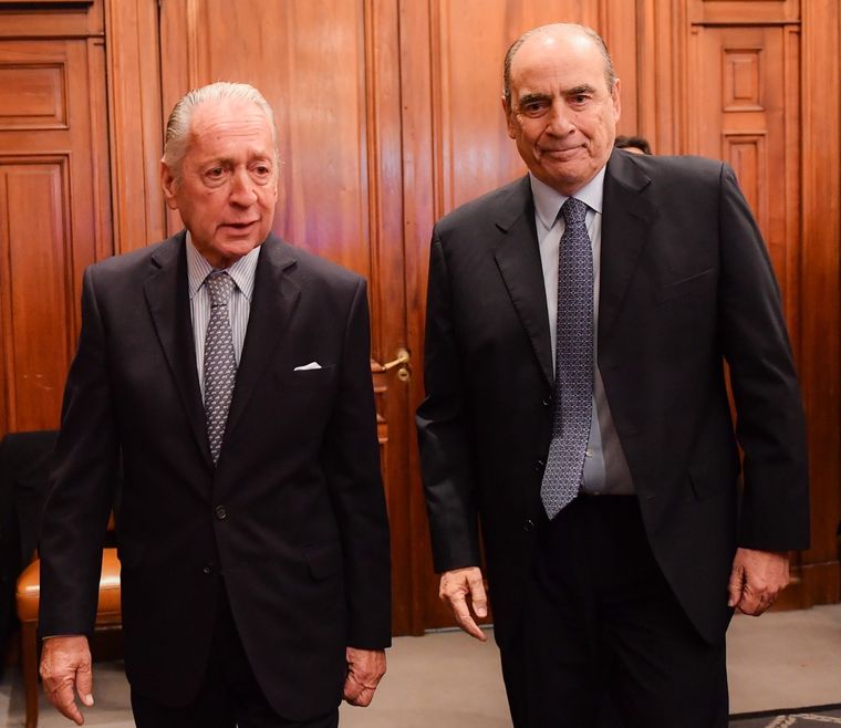 El presidente de la Unión Industrial Argentina, Daniel Funes de Rioja y el jefe de Gabinete, Guillermo Francos, coincidieron en la necesidad de avanzar en las prioridades que fija el Pacto. Foto: UIA