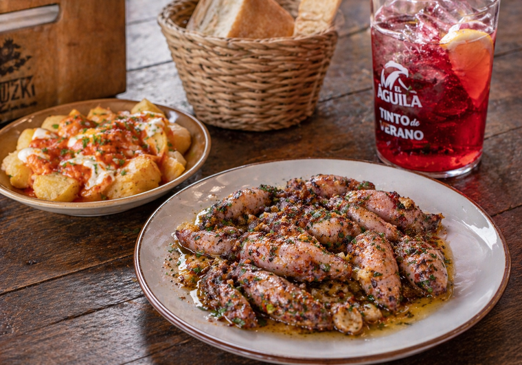 Una auténtica comida española, receta de chipirones al ajillo