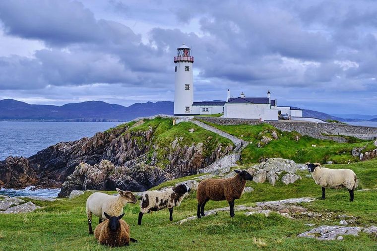 La sensación de paz de Irlanda suele vincularse tanto a su neutralidad como a su cultura de hospitalidad.