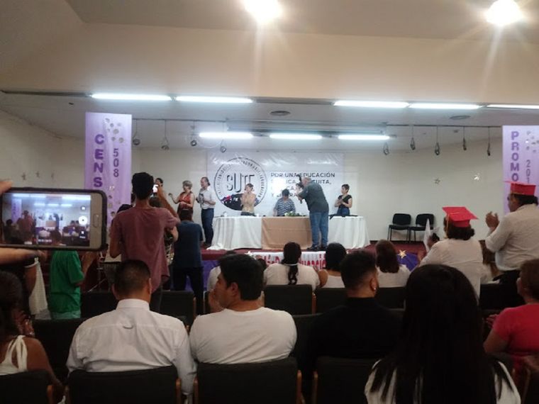 Hay docentes que aseguran no ser del todo escuchados en los plenarios y mostraron su disconformidad con el acuerdo entre el SUTE y el Gobierno de Mendoza Foto: Sute