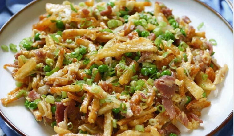 La receta de revuelto Gramajo debe su nombre a Arturo Gramajo, un militar argentino del siglo XIX.