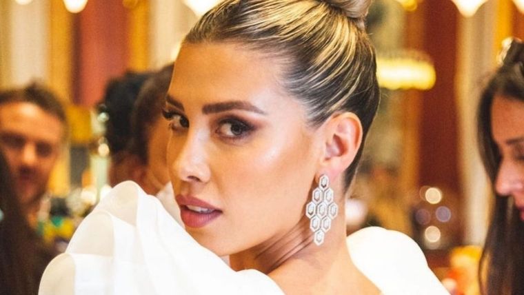 La modelo e influencer Michelle Salas tiene una rutina saludable y toma juego verde todos los días. Foto: Instagram