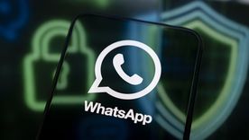 La función de dispositivos vinculados de WhatsApp permite revisar desde qué teléfono o PC se utiliza la cuenta.