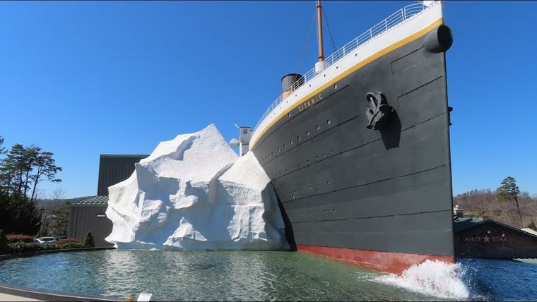 El museo del Titanic de Pigeon Forge tiene la réplica del barco, y su iceberg, más grande del mundo. Foto: Youtube