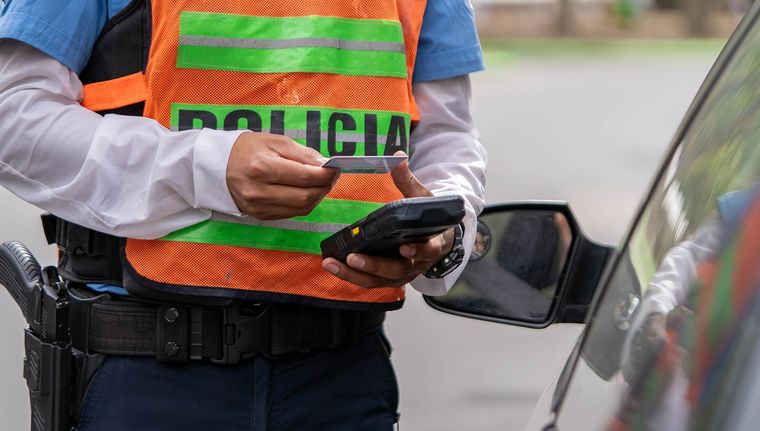 Los agentes pueden preguntar cosas durante el control Foto: Prensa Gobierno